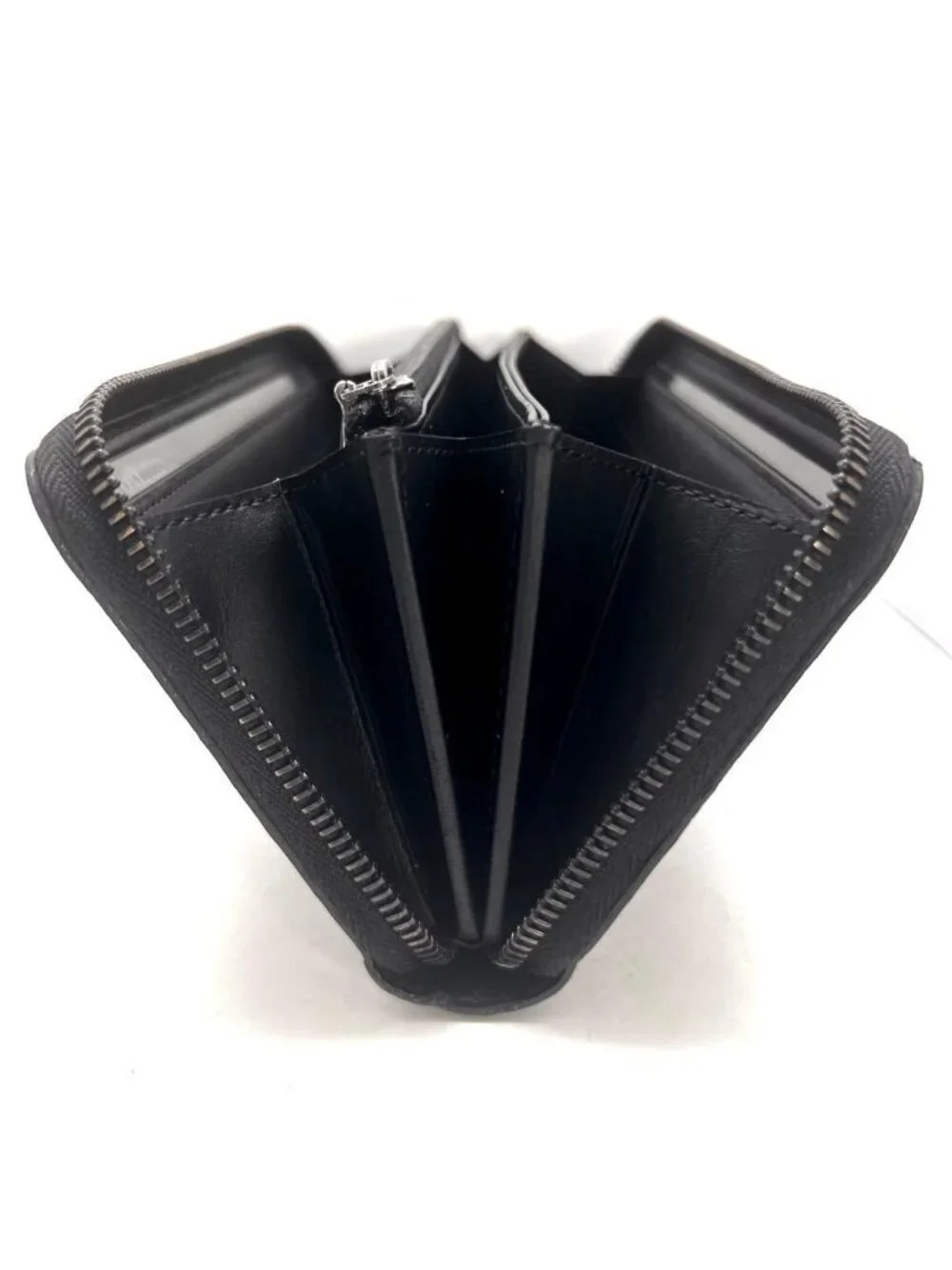 Louis Vuitton depth free